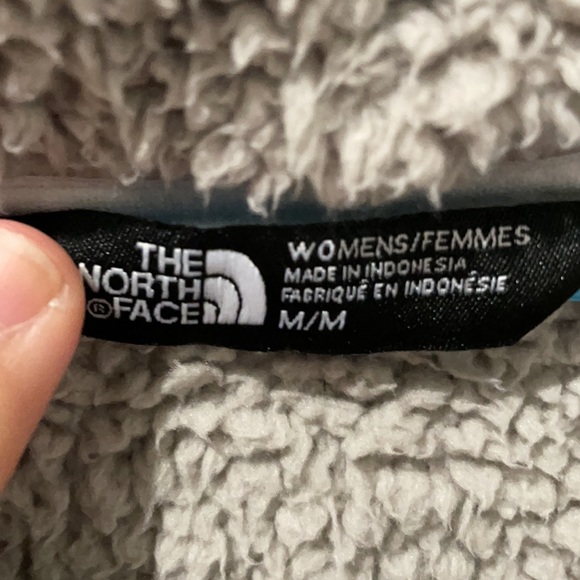 Heavy North Face Pullover - Picture 3 of 4